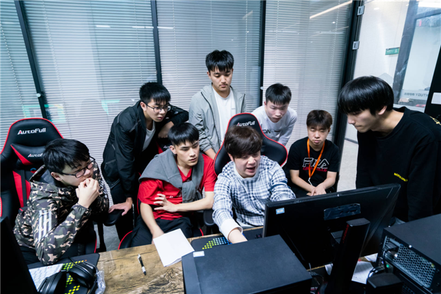 电竞“申”态｜想成为电竞界的“偶像练习生”准备好了吗少年们？