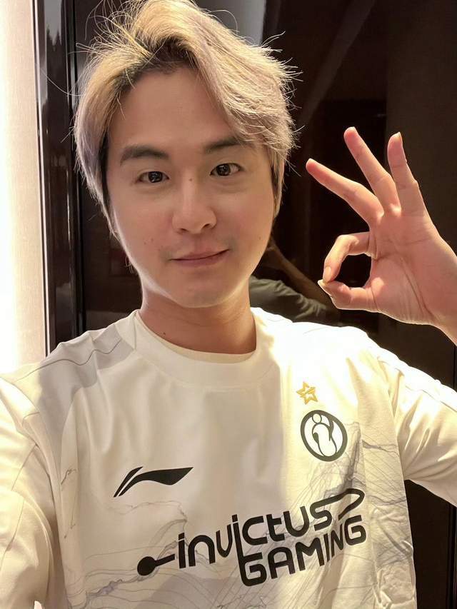 LPL解说记得谈全世界都在买韩援因为韩服有最好的服务器环境(图5)