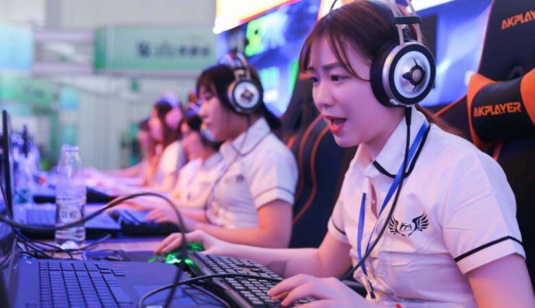 中国女子电竞首枚奖牌：历史性的突破与未来的挑战(图1)