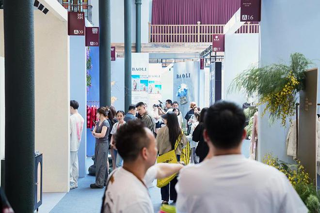 把时装周和电竞赛引入古镇这个毛衫之都能再次进化吗(图5)