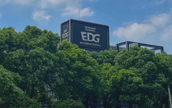 再夺世界冠军电竞战队EDG总裁依然为生计“发愁”(图2)