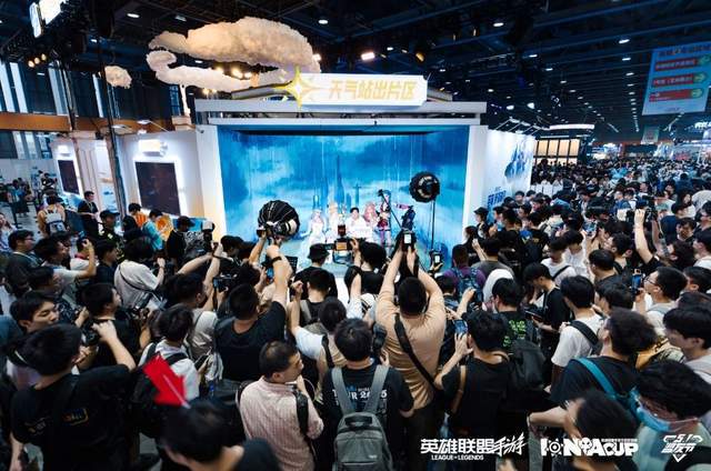 LOL手游艾欧尼亚杯圆满落幕：TT战队夺冠电竞走进漫展点燃破壁(图6)