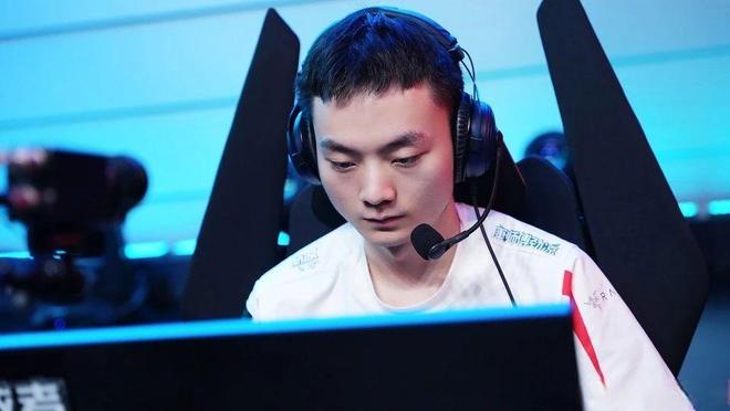 沙特举办‘电子竞技国家杯’LPL懦队领先不开团jiejie入FPX(图6)