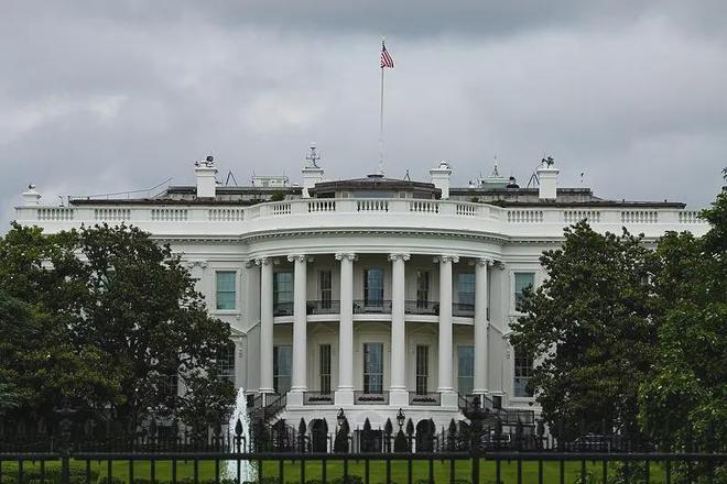 洛杉矶冲突加剧特朗普派出2000名国民警卫队(图2)