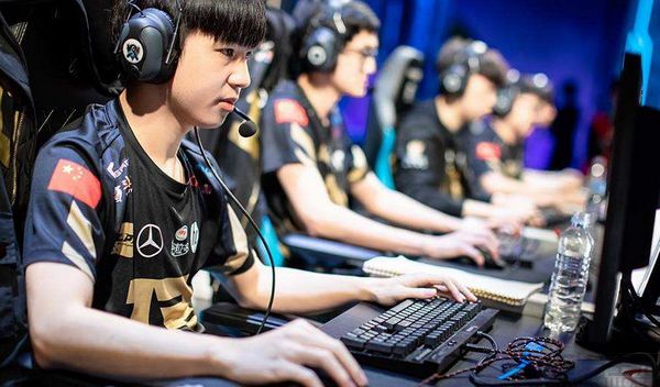 BLG全华班3-1逆袭这款游戏里的团队战更燃