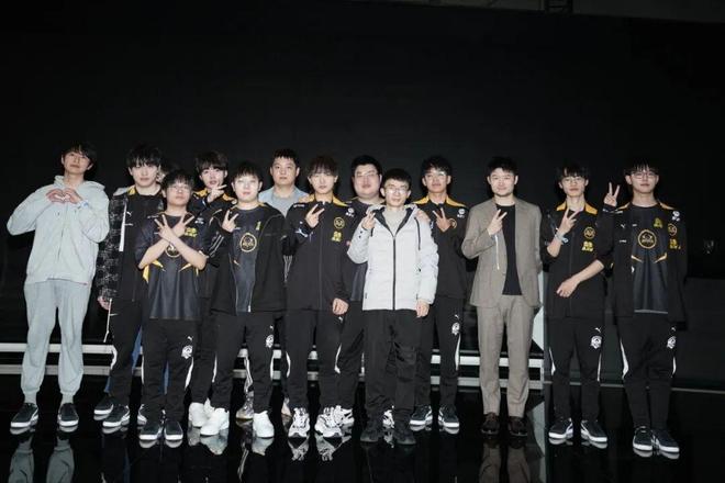 左眼 电竞选手的心理“早熟”与“晚熟”(图3)