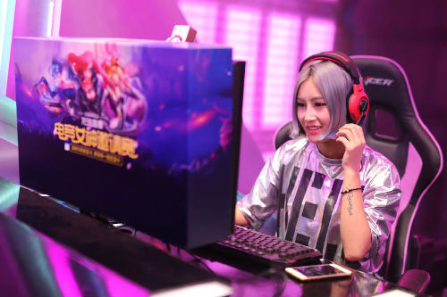 IG邀请女Faker莎赫儿线下应援观赛粉丝集体抗议主办方连夜换人