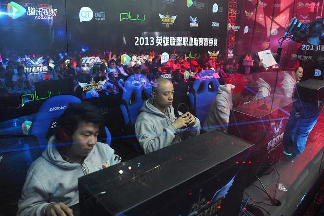 FPX退出LPL背后：电竞俱乐部的“至暗时刻”还是“断臂求生”？