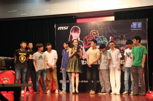 微星校园争霸赛合肥站 AgFox女子战队亮相(图2)