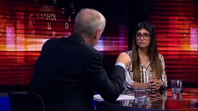 黎巴嫩裔女明星：脸蛋漂亮身材火爆因戴头巾拍片遭死亡威胁(图6)