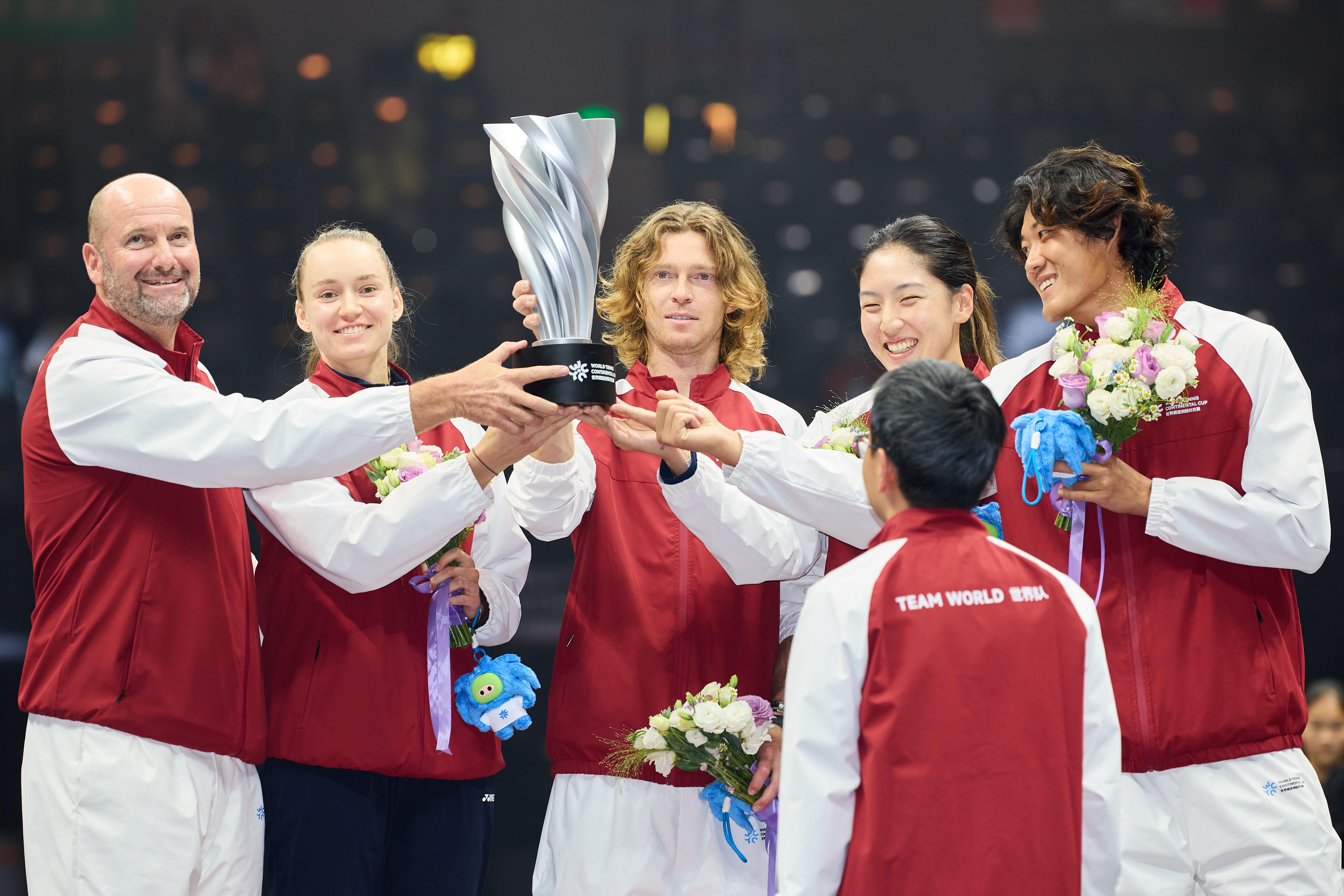 2025世界网球洲际对抗赛在深圳落幕王欣瑜张之臻所在的世界队夺冠(图3)