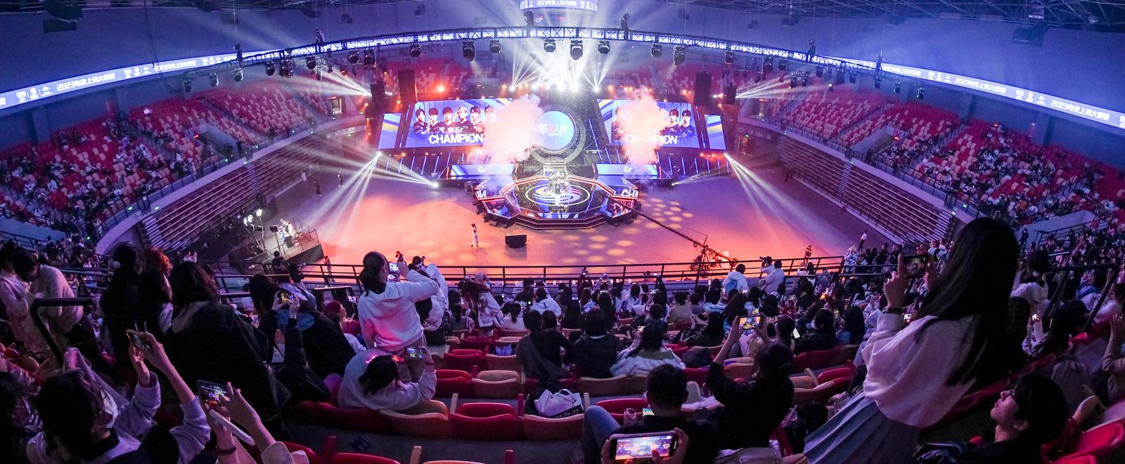 这款国产机甲娘游戏居然在亚太地区掀起了格斗热潮