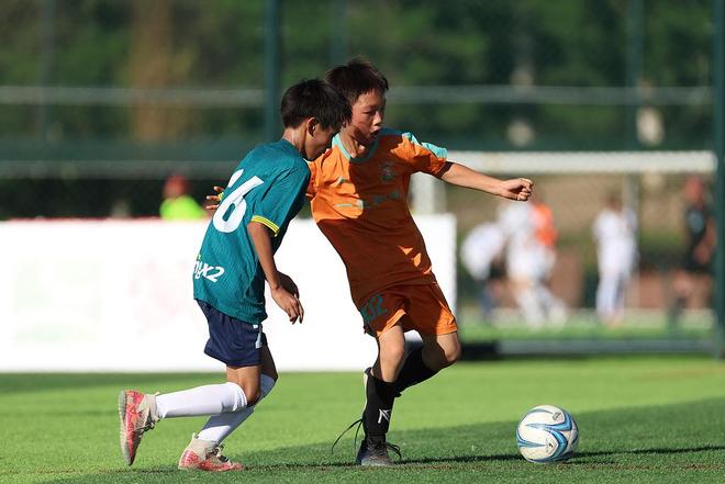 足球青训破局｜充满考验的足球路家庭为了梦想而坚持(图7)