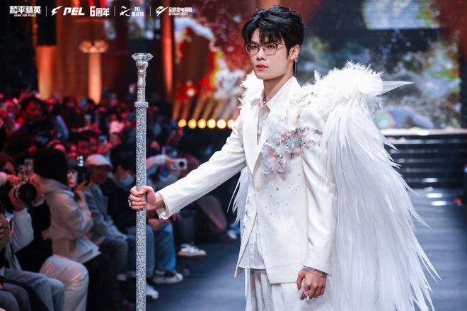 《和平精英》向「最潮电竞」发起了冲锋(图4)