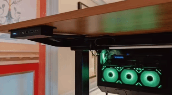 一桌搞定电竞房!联力电竞桌自带PC机箱 PS5NS2支架(图3)