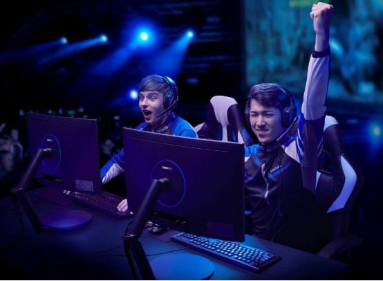 从电竞青训到退役选手比心陪练帮助中国电竞解决了这两大难题