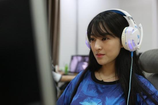 巾帼不让须眉 细数CF职业赛场上的女选手(图6)