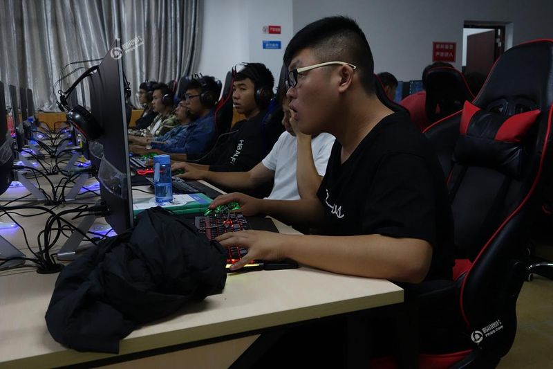 《和平精英》赛事中心-职业联赛事直播-战队数据-积分排名-官方网站-腾讯游戏