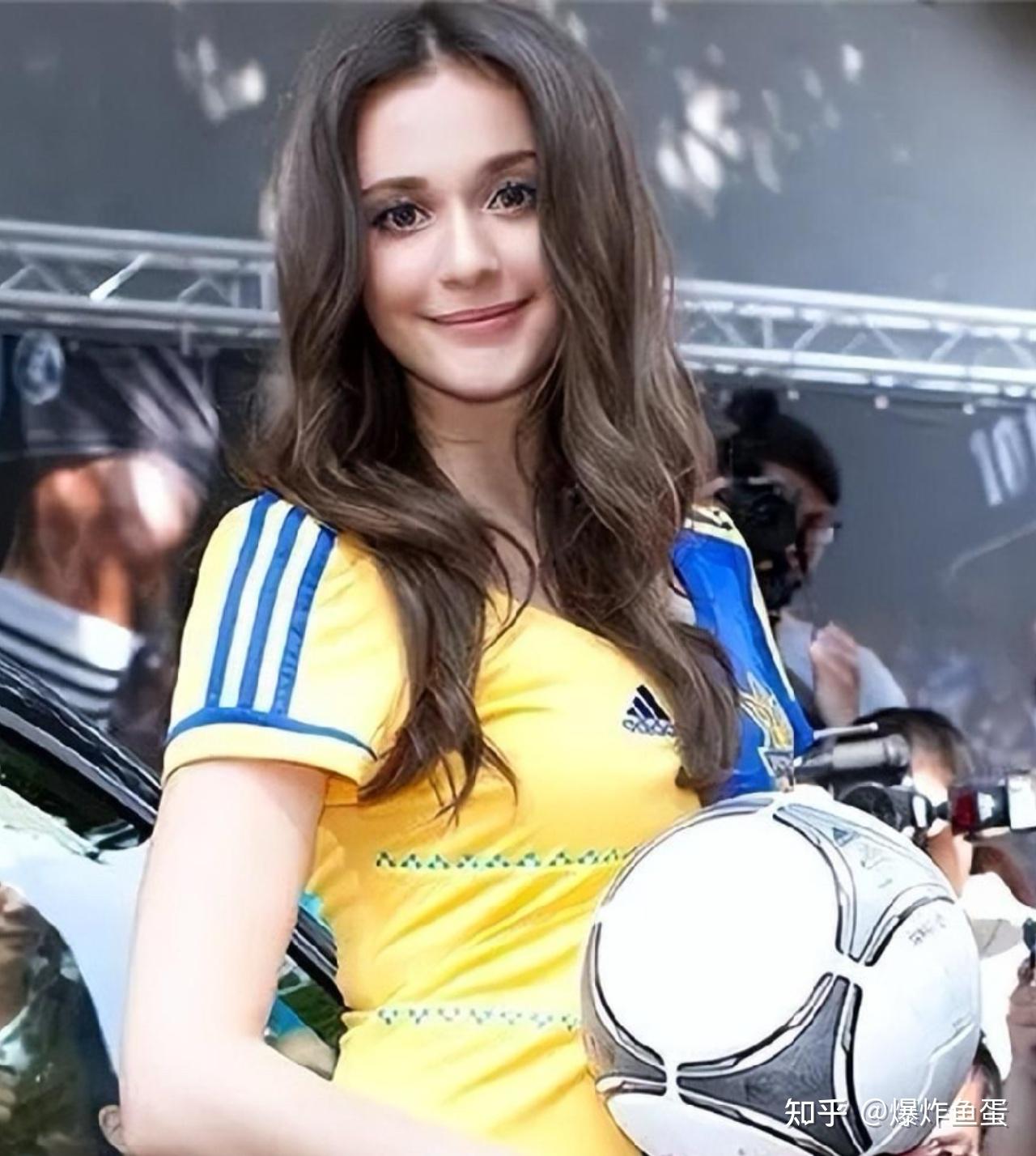 电竞女神Miss自爆反霸凌！她的勇气让人动容！