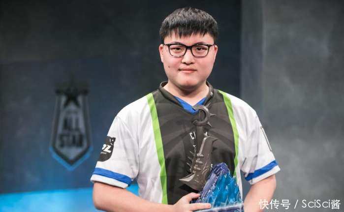 Uzi直播宣布重回赛场！3月份举办乌兹杯BLG下路被爆和尺帝特训(图1)