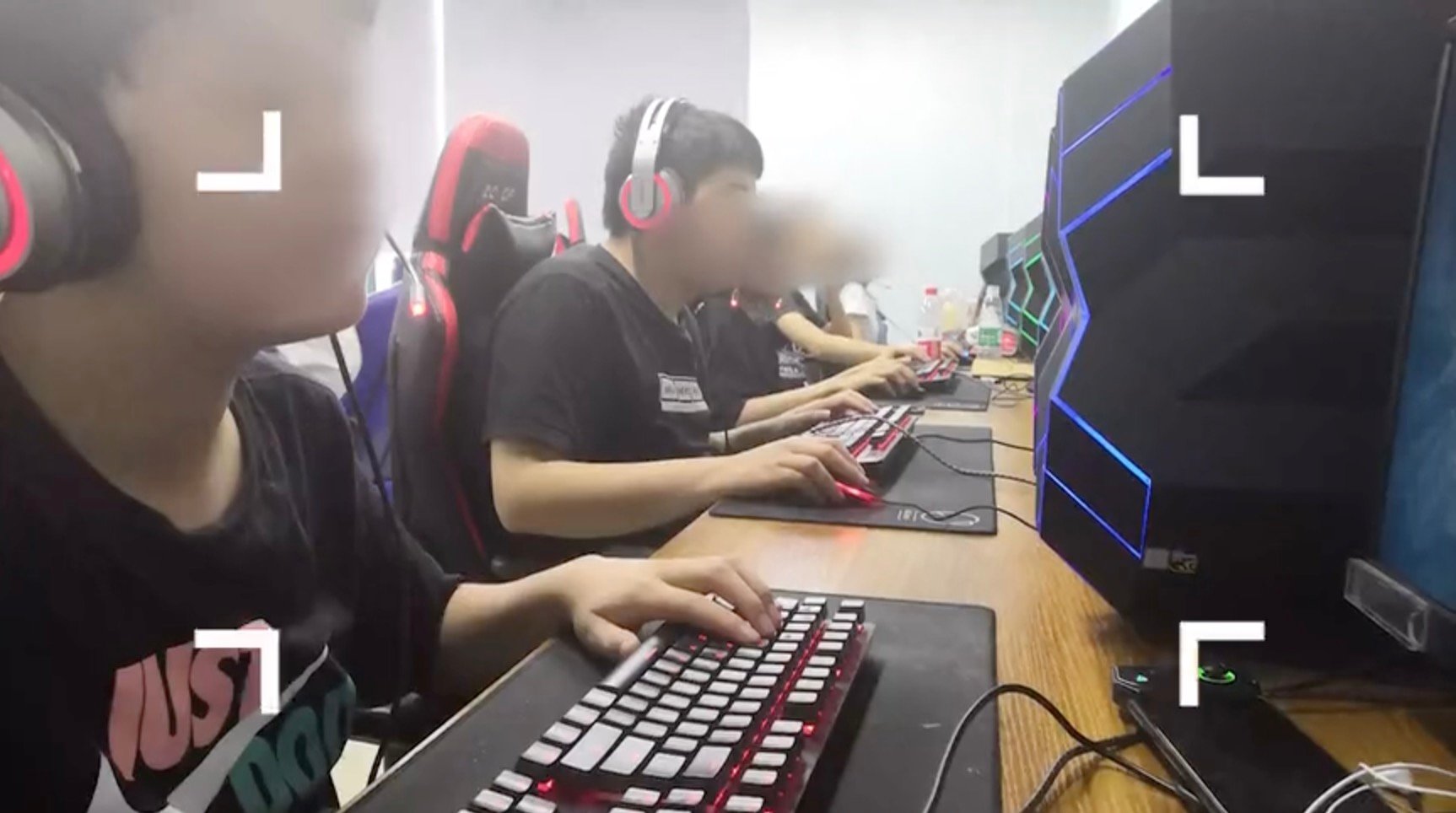 KPL巅峰对决提速：电竞选手体能极限挑战竞技与健康的平衡点？(图1)