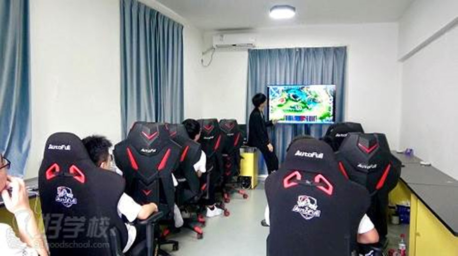 竞及电竞：揭秘！这才是职业选手的日常训练表！(图1)