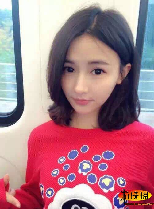 30岁女性勇闯电竞界打破性别束缚成就非凡传奇！(图1)