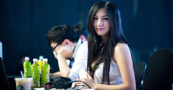 电竞职业女选手的真实现状并不乐观(图1)