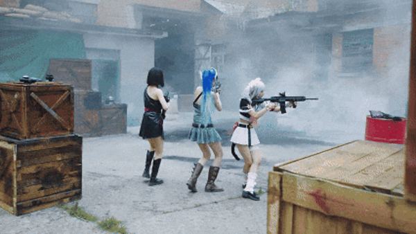 电竞少女真人刚枪！《完蛋！我被美女包围了！前传》宣布联动《和平精英(图2)